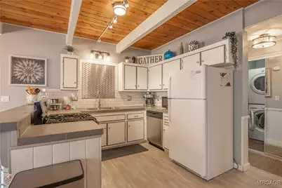 1037 Sequoia Drive, Big Bear City, CA 92314 - Photo 15