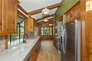 501 Wellsley, Lake Arrowhead, CA 92352 - Photo 11