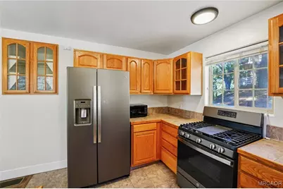 30582 Ferndale Drive, Running Springs, CA 92382 - Photo 9