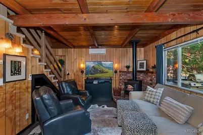 1018 Robinhood Boulevard, Big Bear City, CA 92314 - Photo 7