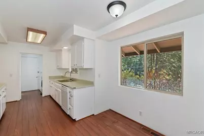 383 Catalina Road, Big Bear Lake, CA 92315 - Photo 13