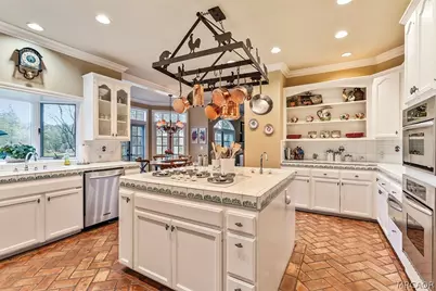 699 Brentwood Drive, Lake Arrowhead, CA 92352 - Photo 5