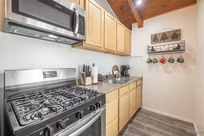 42581 Willow Avenue, Big Bear Lake, CA 92315 - Photo 11