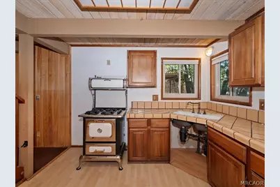 581 Highland Lane, Sugarloaf, CA 92386 - Photo 23