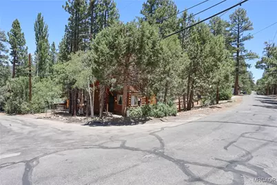 641 Sugarloaf Boulevard, Big Bear City, CA 92314 - Photo 29