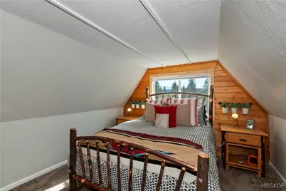 39676 Oakglen Road, Fawnskin, CA 92333 - Photo 19