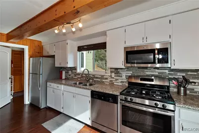 39676 Oakglen Road, Fawnskin, CA 92333 - Photo 13