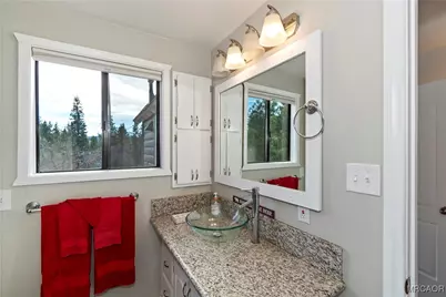 39676 Oakglen Road, Fawnskin, CA 92333 - Photo 17