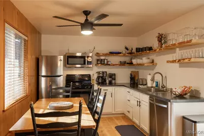 550 Villa Grove Avenue, Big Bear City, CA 92314 - Photo 13