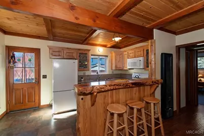 687 Villa Grove Avenue, Big Bear City, CA 92314 - Photo 11