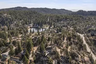 33334 Forrest Dr, Arrowbear, CA 92382 - Photo 9