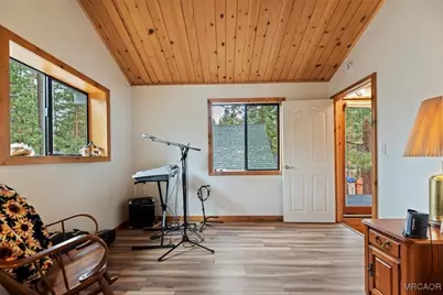 917 Anita Avenue, Big Bear City, CA 92314 - Photo 15
