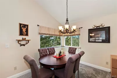 26520 Walnut Hills Drive, Lake Arrowhead, CA 92352 - Photo 9