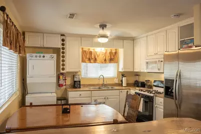 390 Spruce Lane, Sugarloaf, CA 92386 - Photo 9