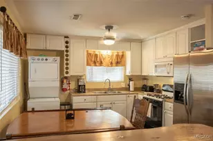 390 Spruce Ln, Sugarloaf, CA 92386 - Photo 9