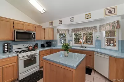 737 E Mountain View, Big Bear City, CA 92314 - Photo 21