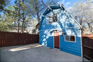 672 Holmes Ln, Sugarloaf, CA 92386 - Photo 21