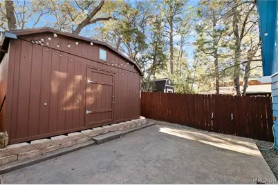 672 Holmes Lane, Sugarloaf, CA 92386 - Photo 19