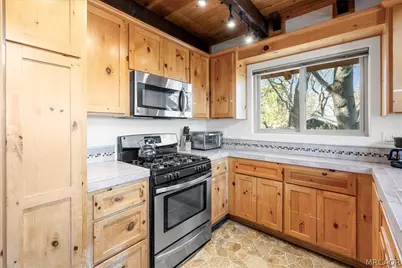 672 Villa Grove Avenue, Big Bear City, CA 92314 - Photo 5