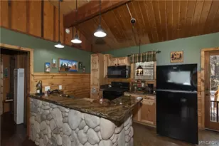 328 Wabash Ln, Sugarloaf, CA 92386 - Photo 9