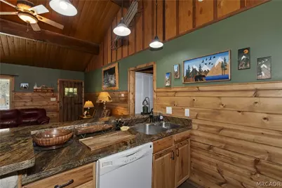 328 Wabash Lane, Sugarloaf, CA 92386 - Photo 11