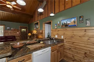 328 Wabash Ln, Sugarloaf, CA 92386 - Photo 11