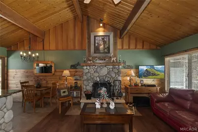 328 Wabash Lane, Sugarloaf, CA 92386 - Photo 7