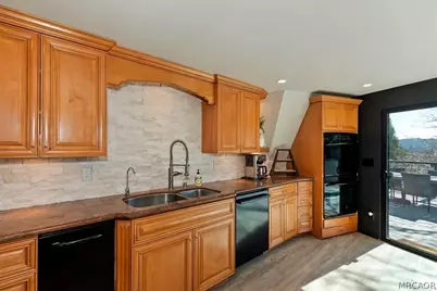 28131 Zermatt Drive, Lake Arrowhead, CA 92352 - Photo 9