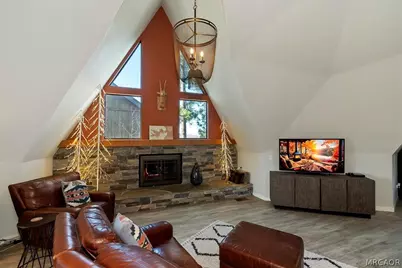28131 Zermatt Drive, Lake Arrowhead, CA 92352 - Photo 5