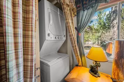 937 W Mountain Lane, Big Bear City, CA 92314 - Photo 15