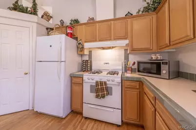 1017 Nana Avenue, Big Bear City, CA 92314 - Photo 7