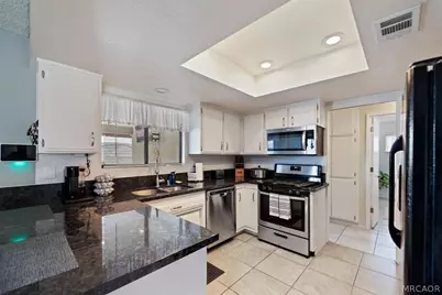 13115 Rolling Ridge Drive, Victorville, CA 92395 - Photo 19