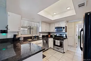 13115 Rolling Ridge Dr, Victorville, CA 92395 - Photo 19