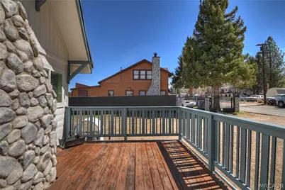 927 W Fairway Boulevard, Big Bear City, CA 92314 - Photo 33