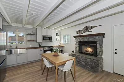927 W Fairway Boulevard, Big Bear City, CA 92314 - Photo 7