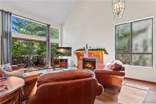 27528 Ashwood Ln, Lake Arrowhead, CA 92352 - Photo 9