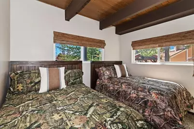 27994 W Shore Road, Lake Arrowhead, CA 92352 - Photo 19