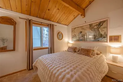 875 Santa Barbara Avenue, Sugarloaf, CA 92386 - Photo 23