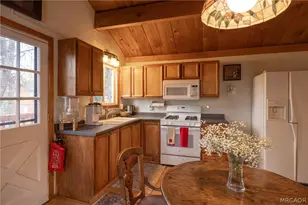 875 Santa Barbara Ave, Sugarloaf, CA 92386 - Photo 25