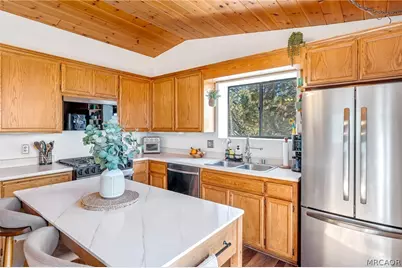 31701 Panorama, Running Springs, CA 92382 - Photo 13