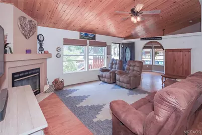 561 San Bernardino Avenue, Sugarloaf, CA 92386 - Photo 17