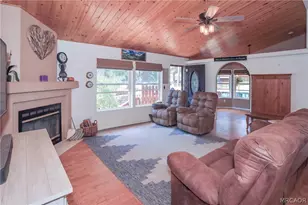 561 San Bernardino Ave, Sugarloaf, CA 92386 - Photo 17