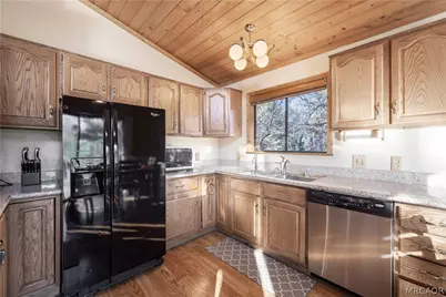 846 Menlo Drive, Big Bear City, CA 92315 - Photo 11