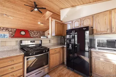 846 Menlo Drive, Big Bear City, CA 92315 - Photo 43