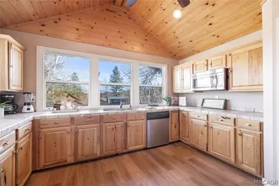 40177 Lakeview Drive, Big Bear Lake, CA 92315 - Photo 9