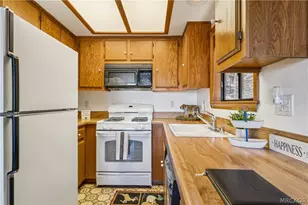 24950 Highland Dr, Crestline, CA 92325 - Photo 11