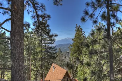 30573 Live Oak Drive, Running Springs, CA 92382 - Photo 11