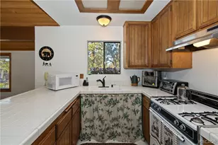 843 Victoria Ln, Sugarloaf, CA 92386 - Photo 13