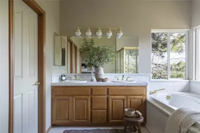 183 Chipmunk Drive, Lake Arrowhead, CA 92352 - Photo 11