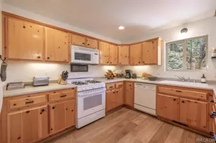 1639 Columbine Dr, Big Bear City, CA 92314 - Photo 13